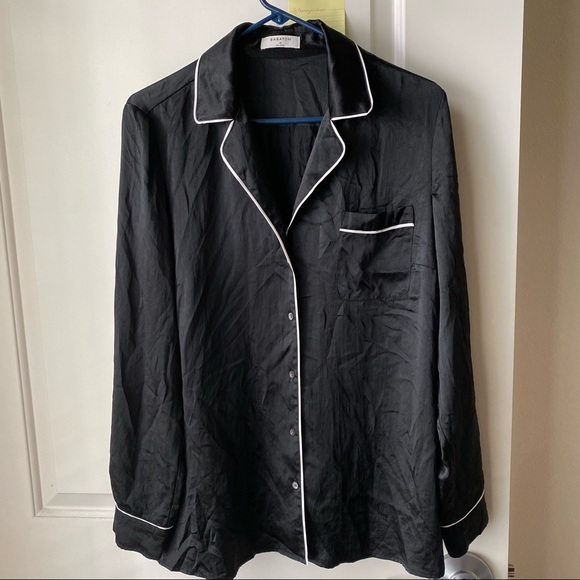 Aritzia Babaton silky button-up blouse - Picture 3 of 8